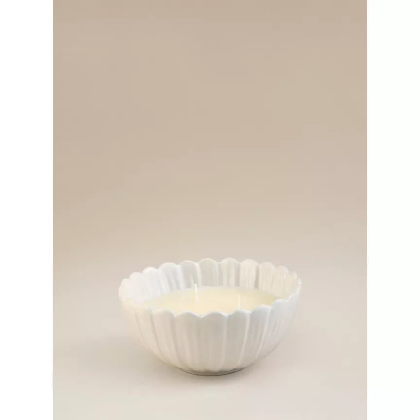 George Home Notes From Nature Daisy Shaped Candle