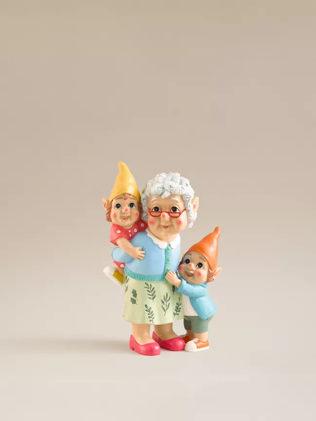 George Home Grandma with Kids Gnome