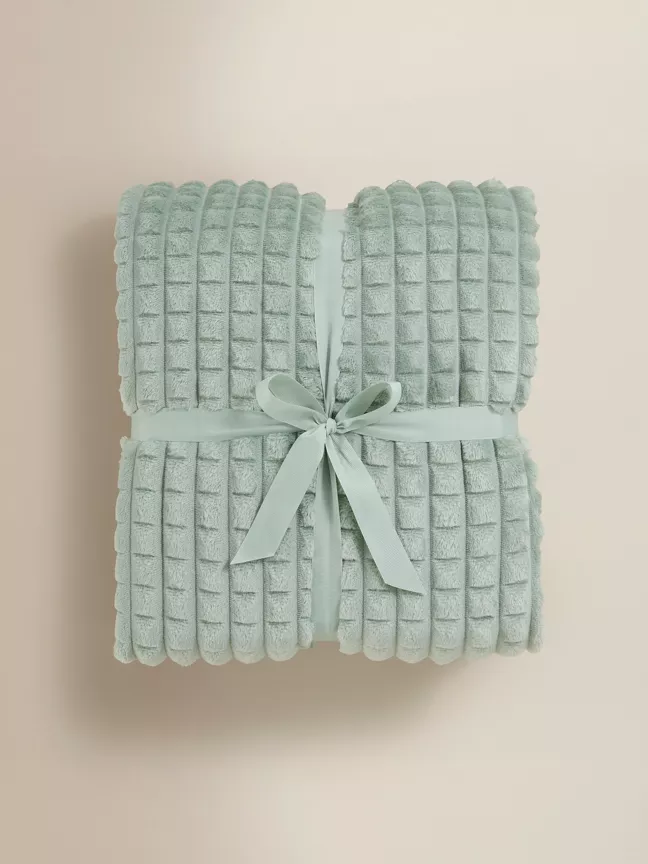 George Home Embossed Grid Supersoft throw - Green - Lily Pad