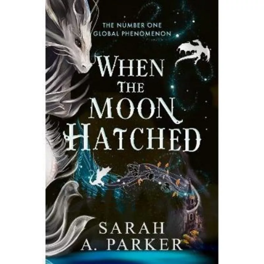 Paperback When The Moon Hatched by Sarah A. Parker
