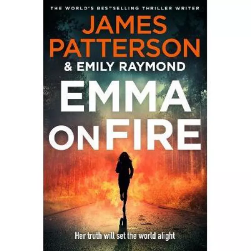 Paperback Emma on Fire by James Patterson