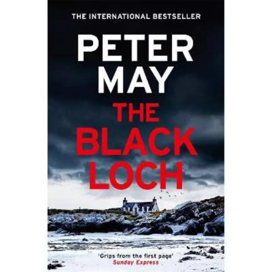 Paperback The Black Loch by Peter May
