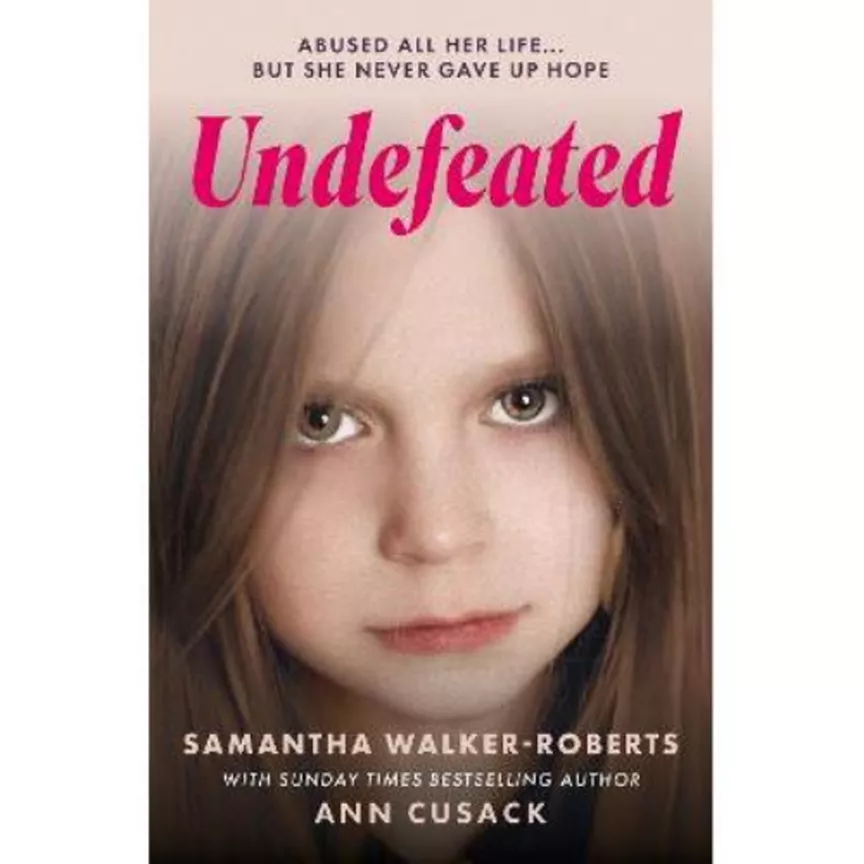 Paperback Undefeated - Sam Walker-Roberts with Ann Cusack