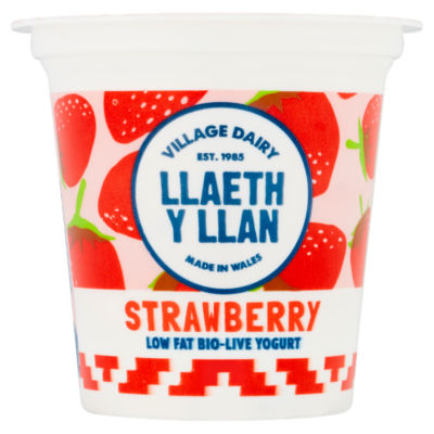 Llaeth y Llan Strawberry Low Fat Bio-Live Yogurt 125g thumbnail 2