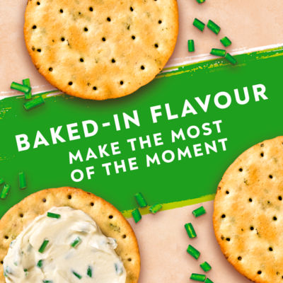 Savours Thins Sour Cream & Chive Crackers 150g thumbnail 4
