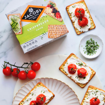 Crispbreads Chive Crackers 5 x 30g, 190g thumbnail 3