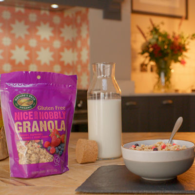 Organic Granola Blueberries, Raspberries, Strawberries & Yogurt Chunks 300g thumbnail 4