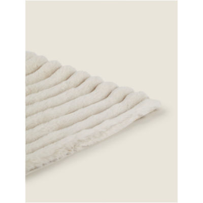 Natural Ribbed Faux Fur Throw thumbnail 3