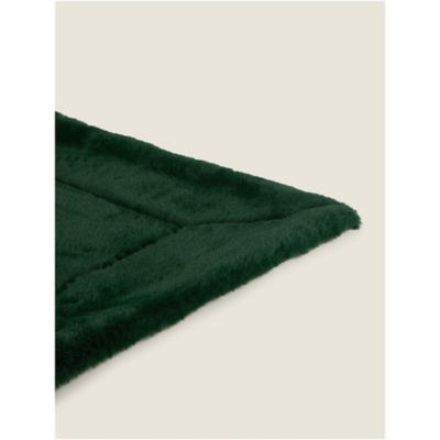 Plain Faux Fur Throw thumbnail 3