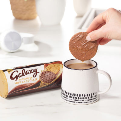 Biscuits Milk Chocolate Digestives 300g thumbnail 3