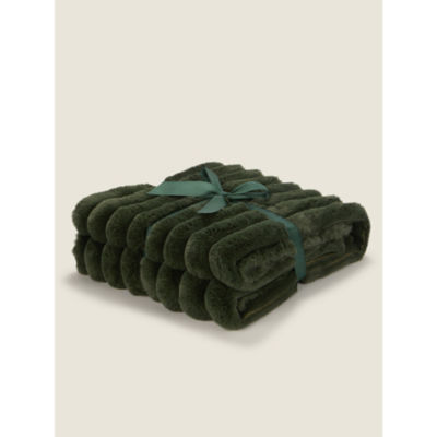 Green Ribbed Faux Fur Throw thumbnail 3