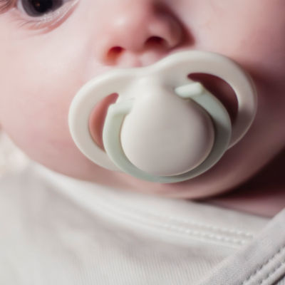 2x Newborn Soothers, Extra Small Baglet & Shield for Babies , 0-2m thumbnail 4