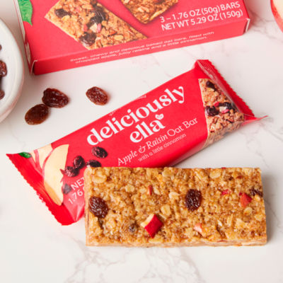 Apple, Raisin & Cinnamon Oat Cereal Bar, 50g thumbnail 4