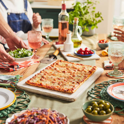 Ristorante Large Stonebaked Margherita Four Cheese Pizza 585g thumbnail 4