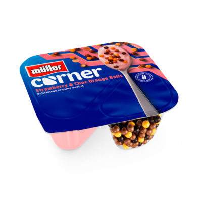 Corner Strawberry & Choc Orange Balls Deliciously Creamy Yogurt 124g thumbnail 3