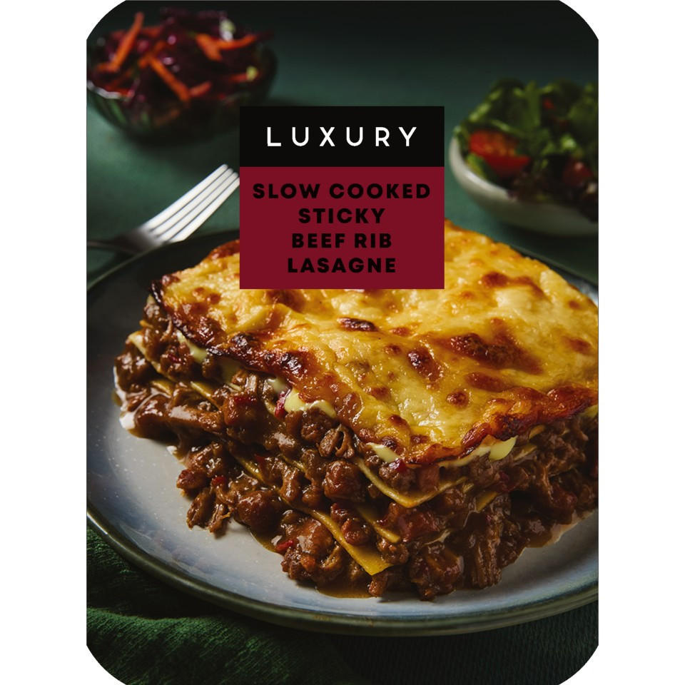Iceland Luxury Slow Cooked Sticky Beef Rib Lasagne 400g