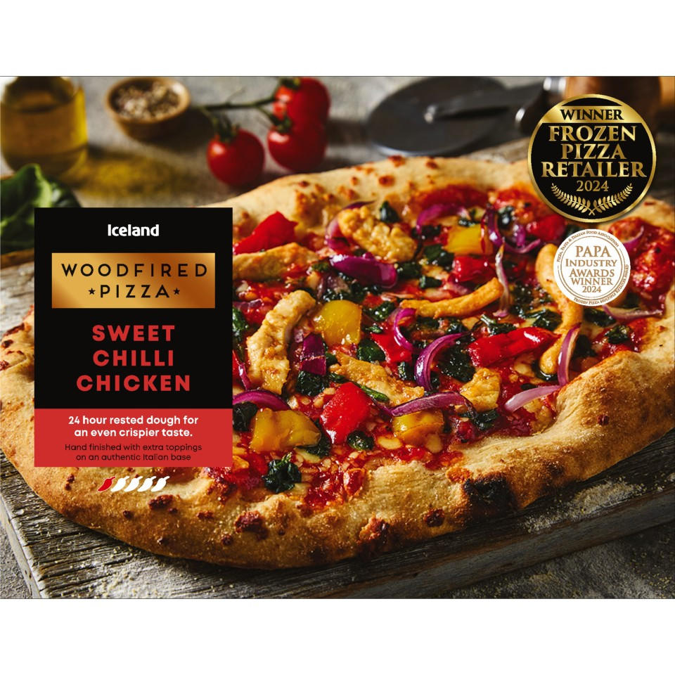 Iceland Woodfired Pizza Sweet Chilli Chicken 480g