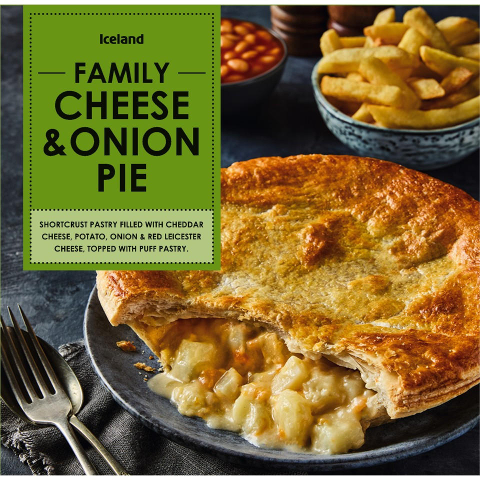 Iceland Family Cheese & Onion Pie 700g