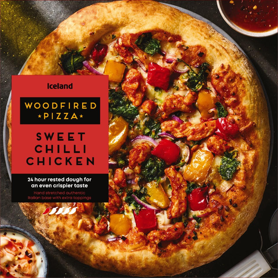 Iceland Woodfired Pizza Sweet Chilli Chicken 390g
