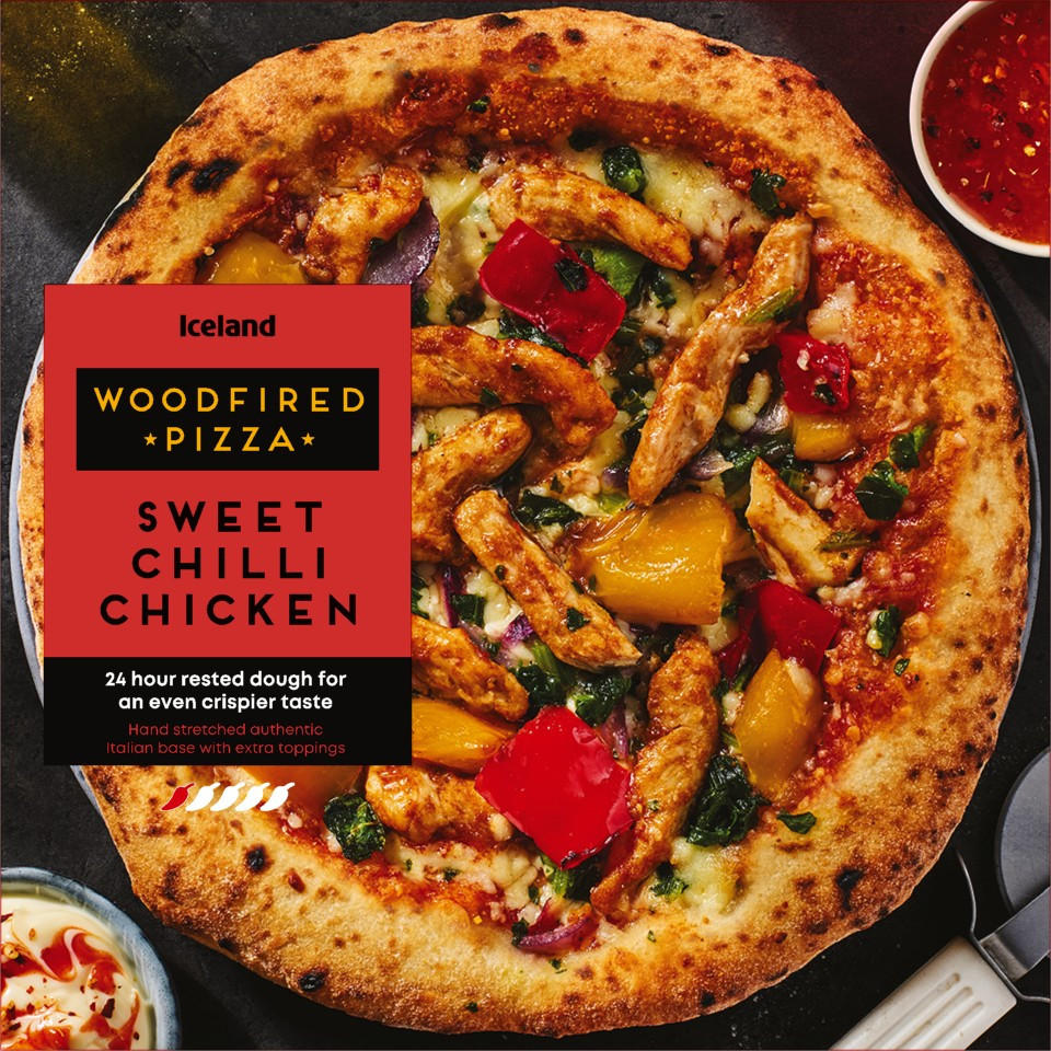 Iceland Woodfired Pizza Sweet Chilli Chicken 390g
