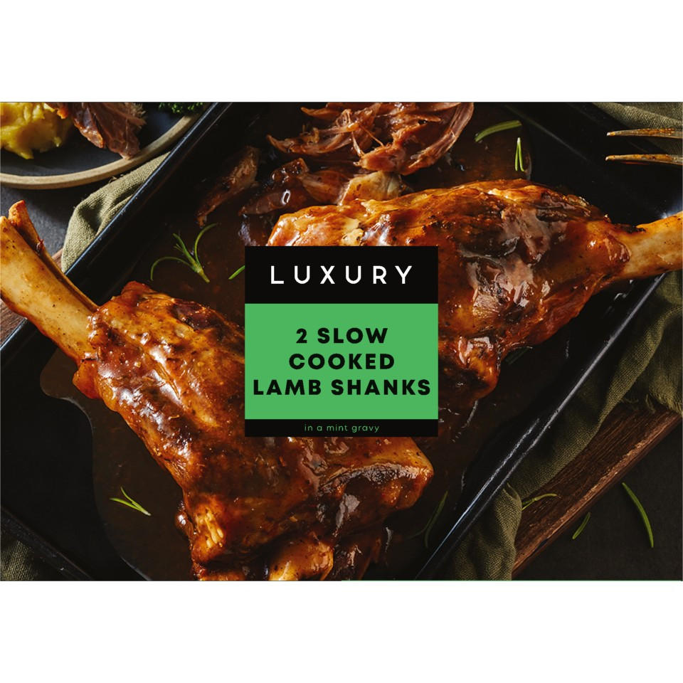 Iceland Luxury 2 Slow Cooked Lamb Shanks in a Mint Gravy 950g
