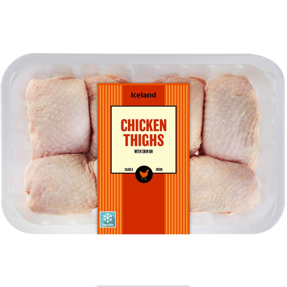 Iceland Class A Fresh British Chicken Thighs with Skin on 1kg