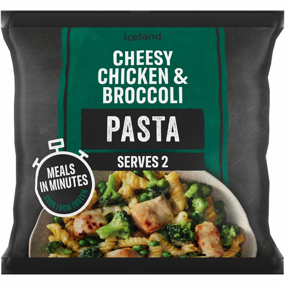 Iceland Cheesy Chicken & Broccoli Pasta 750g