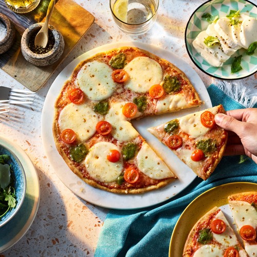 Dr. Oetker Ristorante Mozzarella Pizza thumbnail 3