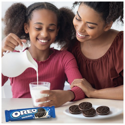 OREO Vanilla Cookie Sandwich Biscuits thumbnail 2