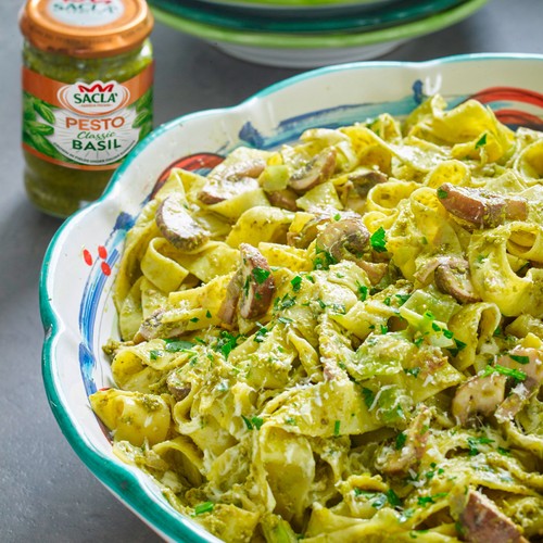 Sacla' Classic Basil Pesto 190g thumbnail 4