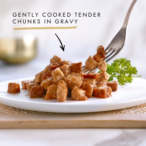 Gourmet Gold Chunks In Gravy Salmon And Chicken Wet Cat Food thumbnail 2