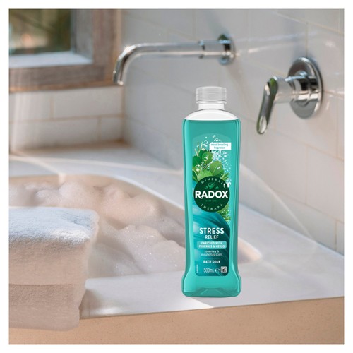 Radox Stress Relief Mineral Therapy Bath Soak 500ml thumbnail 4