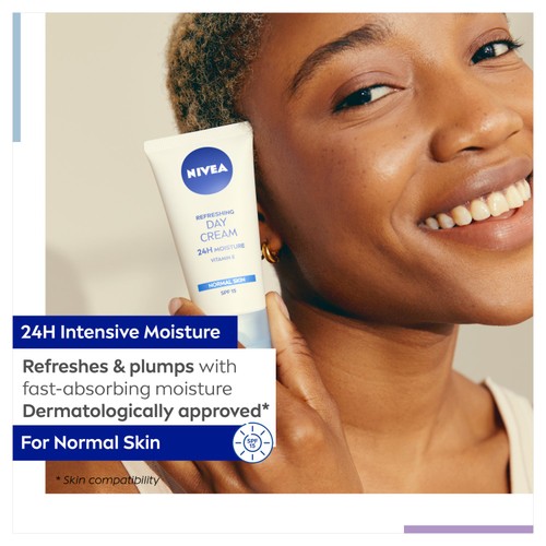 NIVEA Refreshing Day Cream for Normal Skin SPF15 thumbnail 2