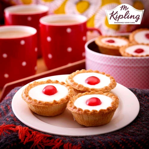 Mr Kipling Cherry Bakewell Tarts Cakes 6 Pack thumbnail 3