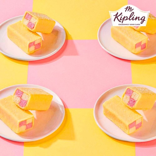 Mr Kipling Mini Battenberg Cakes Multipack Snack 5pk thumbnail 3