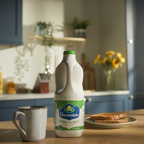 Cravendale Filtered Fresh Skimmed Milk Fresher for Longer thumbnail 2