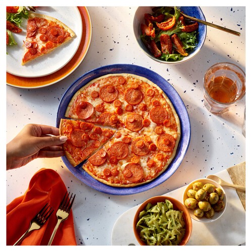 Dr. Oetker Ristorante Pepperoni-Salame Pizza thumbnail 2