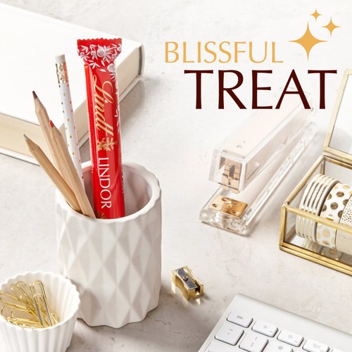 Lindt Lindor Milk Chocolate Treat Bar 38g thumbnail 2