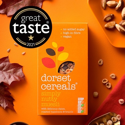Dorset Cereals Simply Nutty Muesli No Added Sugar Breakfast Cereal 560g thumbnail 5