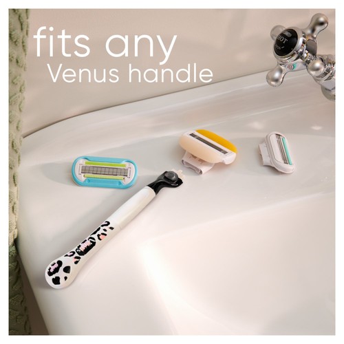 Venus Comfort Glide Leopard Razor thumbnail 4