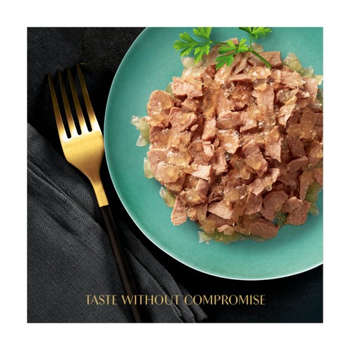 Sheba Fine Flakes Wet Cat Food Tray With Salmon In Jelly 85g thumbnail 3
