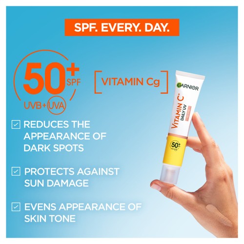 Garnier Vitamin C UV Fluid SPF50 Glow thumbnail 3