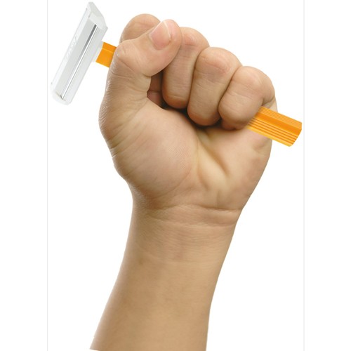 Bic 1 Sensitive Disposable Mens Razor  thumbnail 3