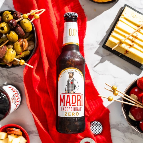 Madri Excepcional Zero Premium Alcohol Free Lager Beer Bottles 4x330ml thumbnail 5