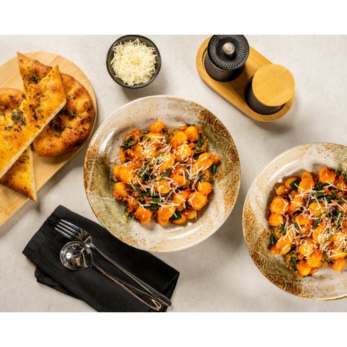 Loyd Grossman Pomodoro, Mascarpone & Wild Garlic Tomato Pasta Sauce 290g thumbnail 4