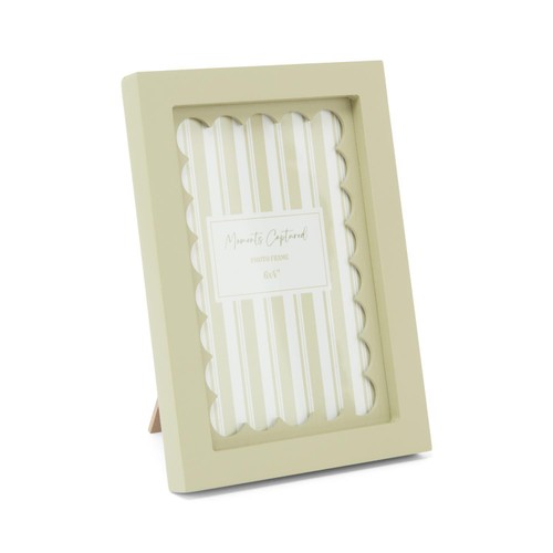 Nutmeg Home Scallop Detail Photo Frame 4 X 6
