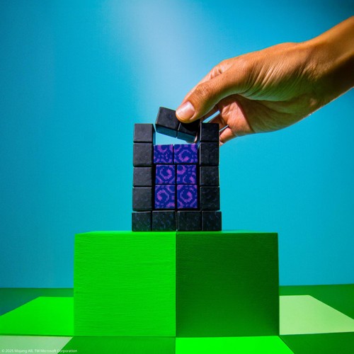 MGA's Miniverse Make It Mini Minecraft thumbnail 8