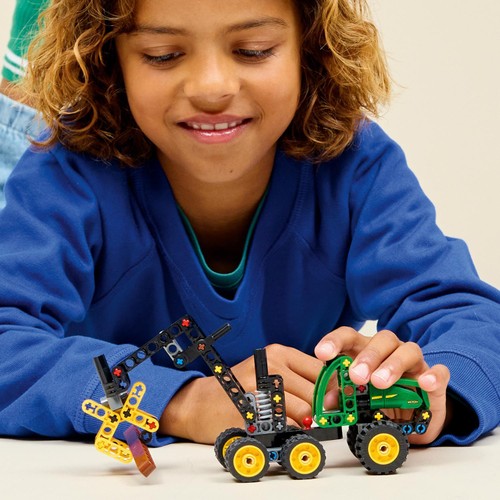 Lego Technic John Deere 1470h Wheeled Harvester 42218 thumbnail 4