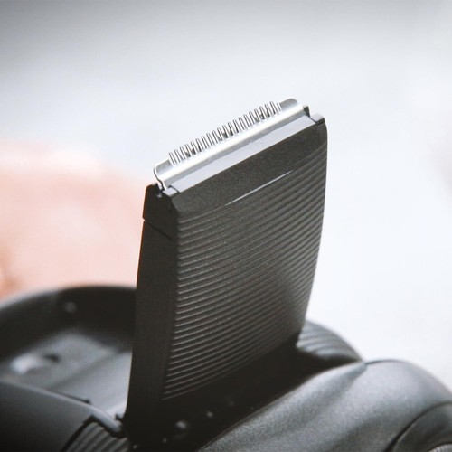 Remington R6 Style Series Aqua Rotary Shaver thumbnail 3