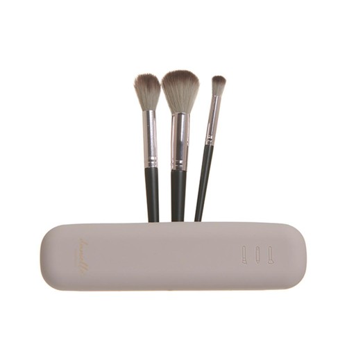 Danielle Creations Travel Make-Up Brushes With Silicone Cover